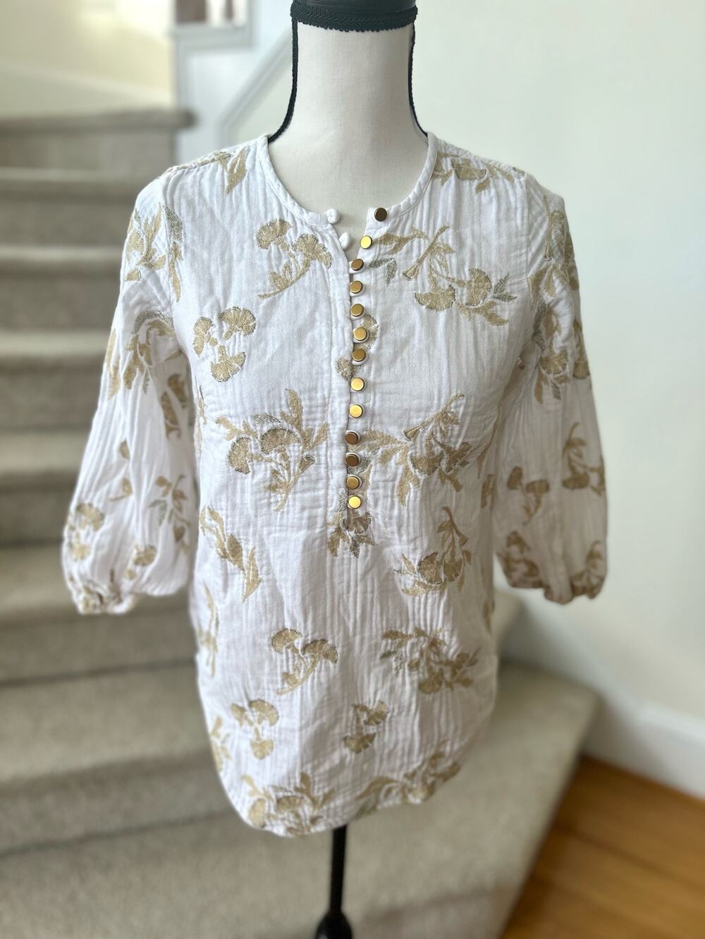 Floreat Anthropologie White & Gold Embroidered Asian Floral Tunic